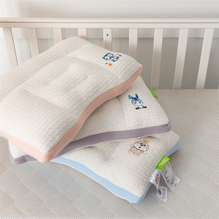 91家纺网 家纺一手货源 找家纺 （总）亦帆 2024新款儿童卡通婴儿枕针织定型枕 针织棉羽丝绒卡通枕