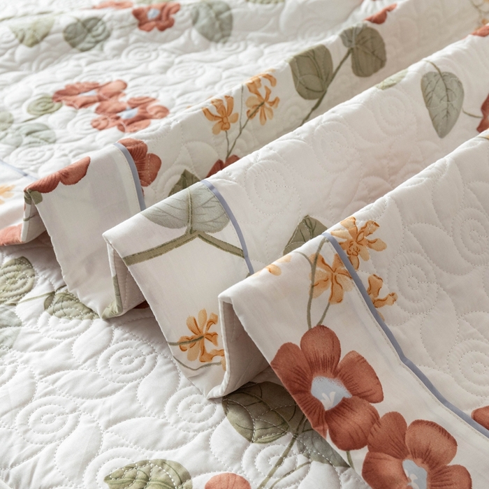 91家纺网 家纺一手货源 找家纺 优乐家纺 2025新款纯棉印花夹棉系列床盖三件套-纽扣款 和颜悦色