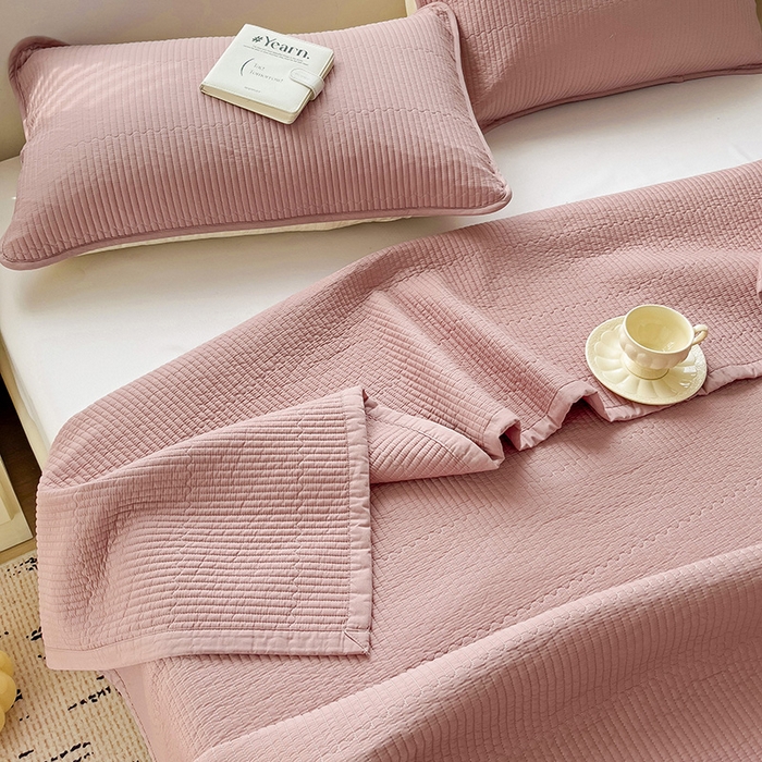 91家纺网 家纺一手货源 找家纺 羽爱家纺 2024新款双面纯色全棉水洗床盖 豆沙