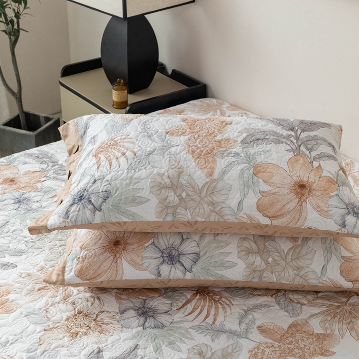 91家纺网 家纺一手货源 找家纺 优乐家纺 2025新款纯棉印花夹棉枕套系列-纽扣款 春意盎然