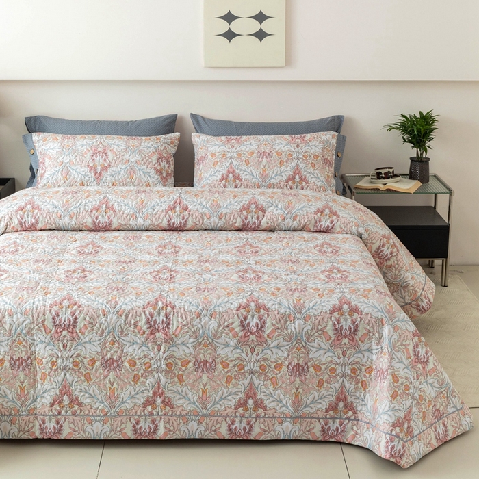 91家纺网 家纺一手货源 找家纺 优乐家纺 2025新款纯棉印花夹棉系列床盖三件套-纽扣款 普卡拉-红