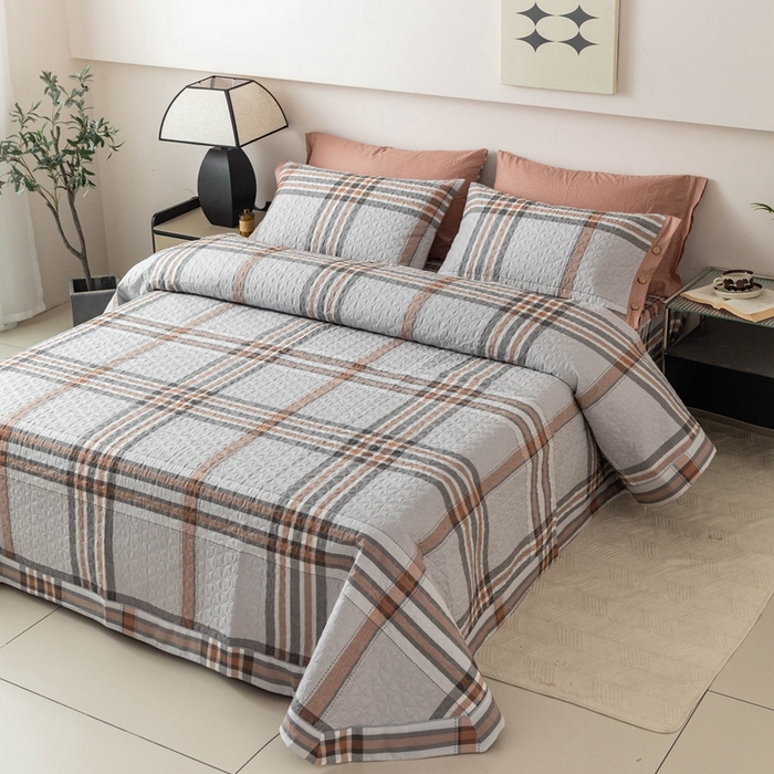 91家纺网 家纺一手货源 找家纺 优乐家纺 2025新款纯棉印花夹棉系列床盖三件套-纽扣款 慕斯