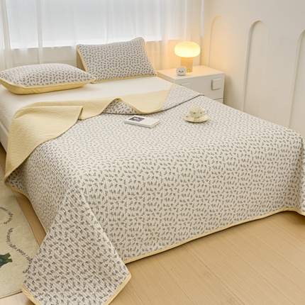 金丝鸟家纺 2024新款双面全棉夹棉床盖 米色小花