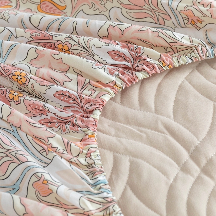 91家纺网 家纺一手货源 找家纺 优乐家纺 2025新款纯棉印花夹棉床笠三件套系列-纽扣款 普卡拉-红