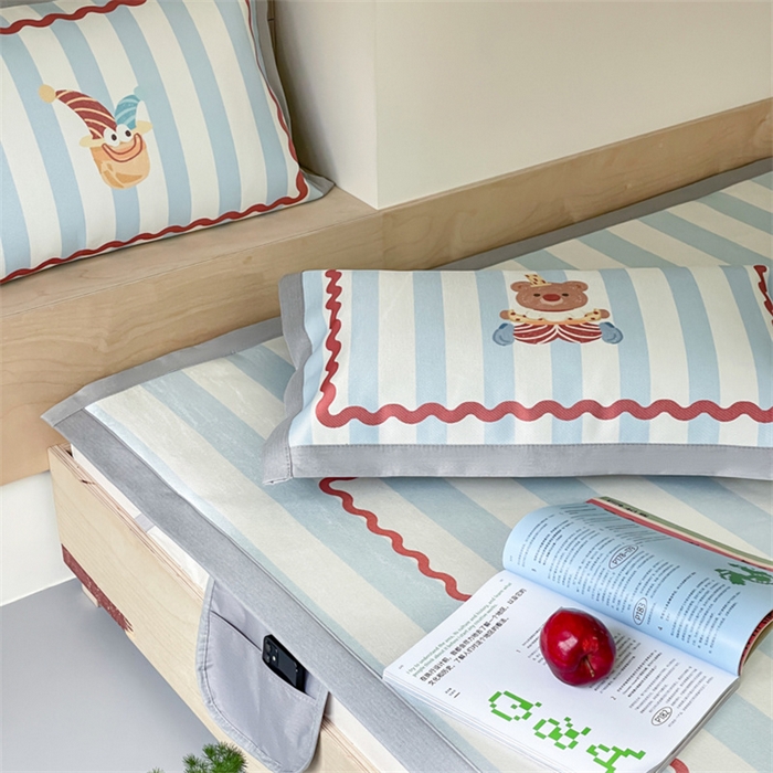 91家纺网 家纺一手货源 找家纺 圆岛家纺 2024新款900D卡通冰丝养生席 马戏小熊