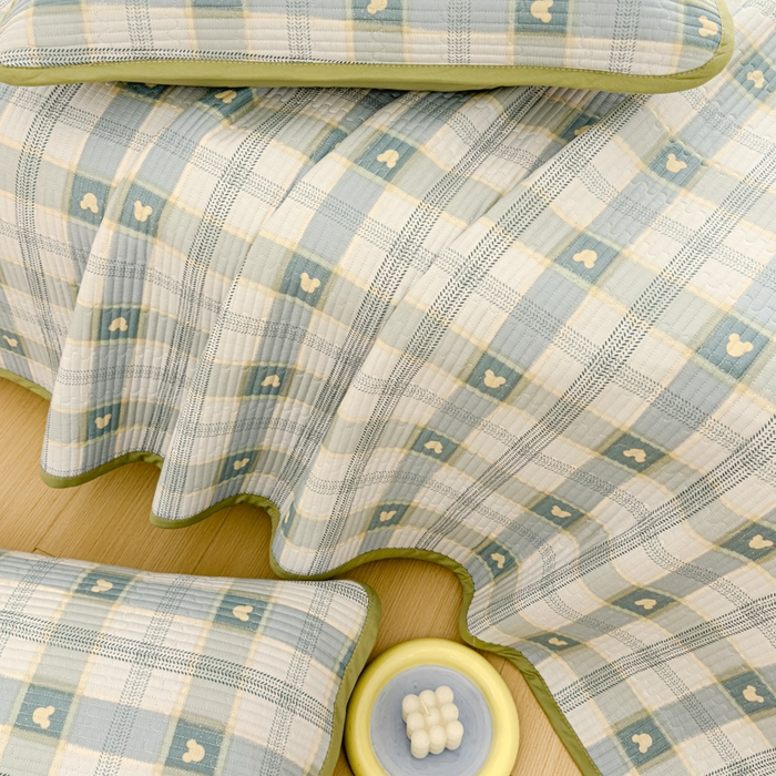 91家纺网 家纺一手货源 找家纺 金丝鸟家纺 2024新款双面全棉夹棉床盖 小格米奇