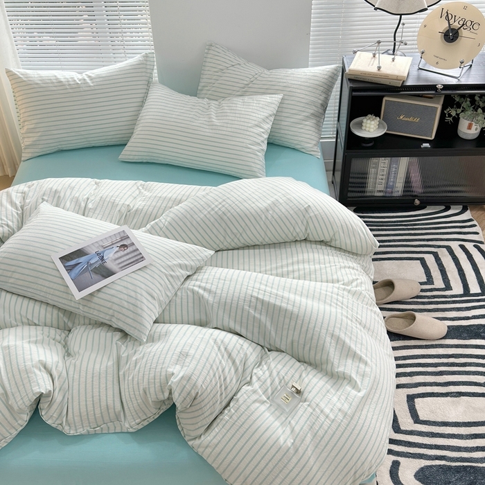 91家纺网 家纺一手货源 找家纺 价格下调三沁直播爆AAB版款纯棉全棉色织水洗棉简约格子式四件套（床单直角）湖蓝条