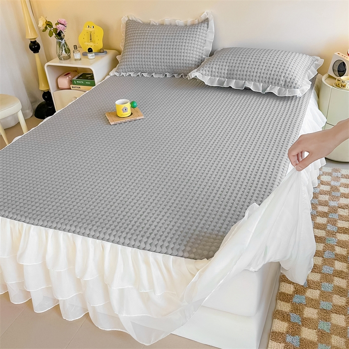 91家纺网 家纺一手货源 找家纺 屹成家纺 2024新款PE高分子冰丝凉席床裙款 菱形格-灰