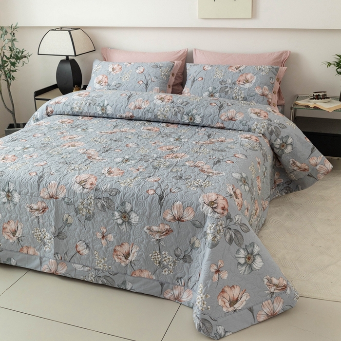 91家纺网 家纺一手货源 找家纺 优乐家纺 2025新款纯棉印花夹棉系列床盖三件套-纽扣款 蔚然花