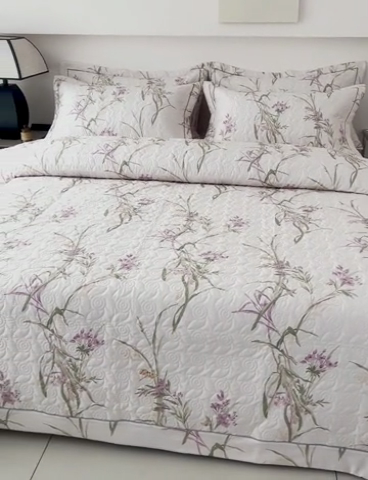 91家纺网 家纺一手货源 找家纺 优乐家纺 2025新款全棉斜纹13376宽边枕套床盖三件套 迷雾