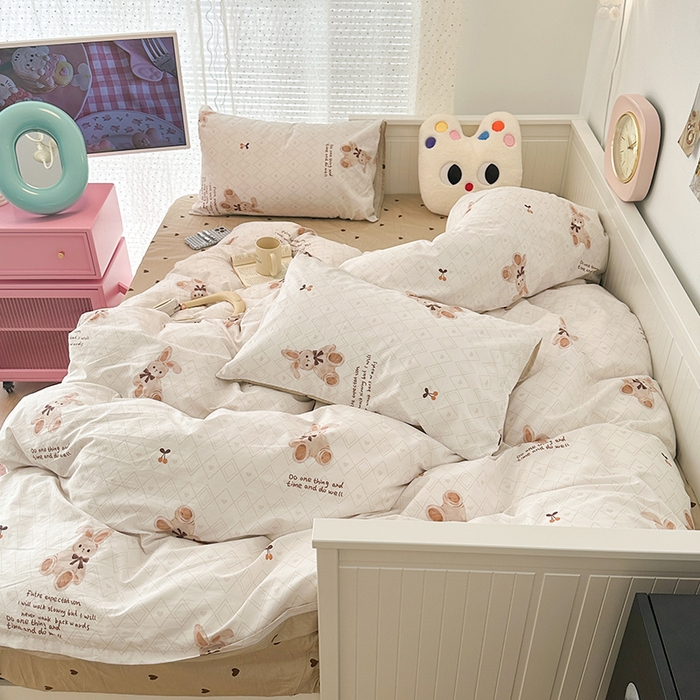 91家纺网 家纺一手货源 找家纺 昔可 新款多巴胺卡通简约风可爱亲肤四件套 萌萌棕兔