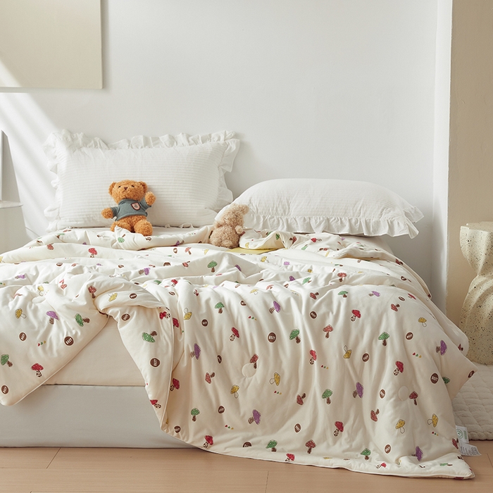 91家纺网 家纺一手货源 找家纺 怡家居 2024新款A类云柔针织棉夏被 小蘑菇