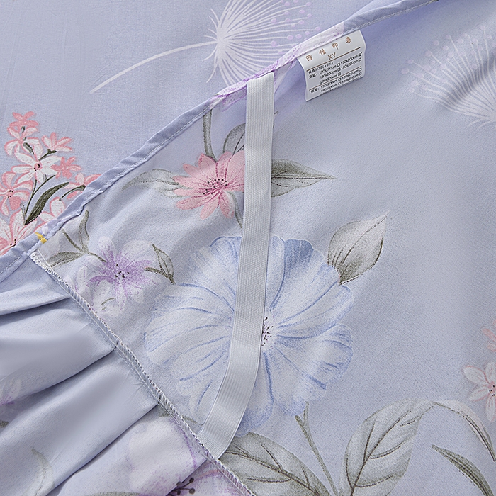 91家纺网 家纺一手货源 找家纺 小雨家纺 2026新款芦荟棉床裙四件套 如花似锦-浅灰