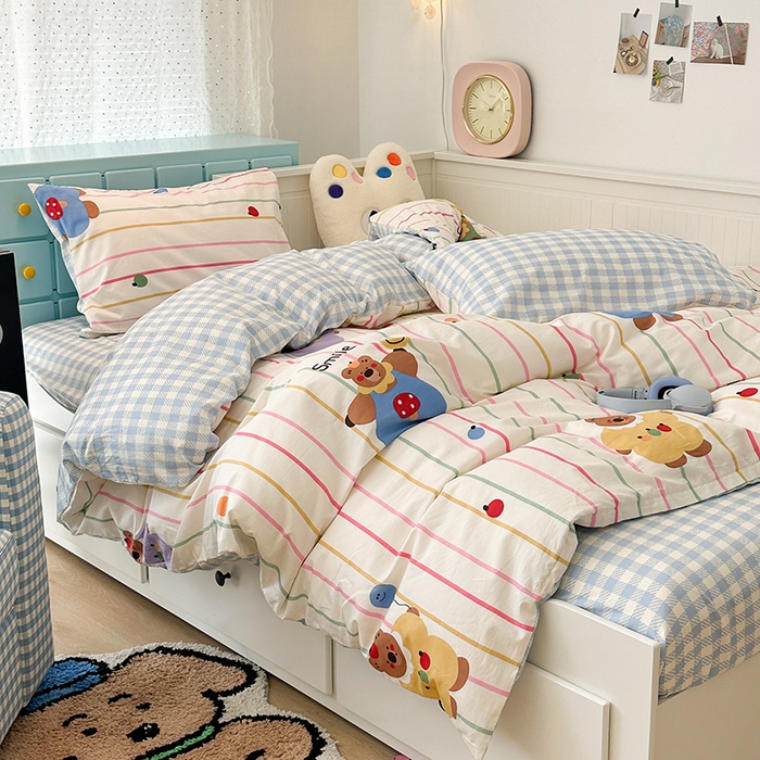 91家纺网 家纺一手货源 找家纺 昔可 新款多巴胺卡通简约风可爱亲肤四件套 彩条憨憨熊