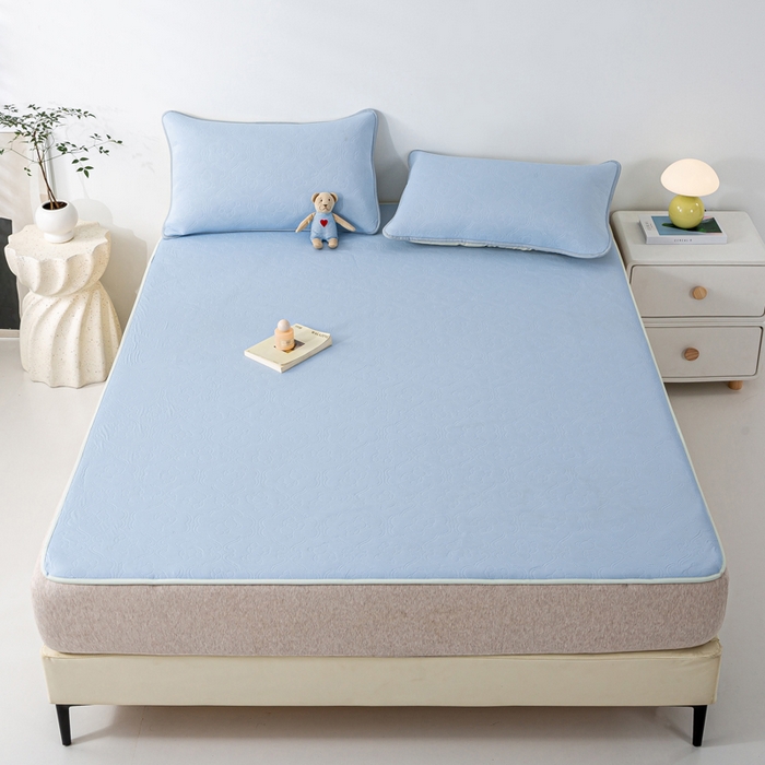 91家纺网 家纺一手货源 找家纺 卡琪曼 新款冷酷熊瓜瓜冰皮空气层冰皮席 冰皮提花天空蓝