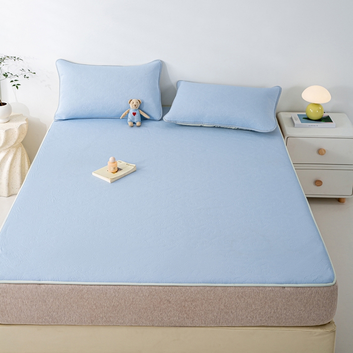 91家纺网 家纺一手货源 找家纺 卡琪曼 新款冷酷熊瓜瓜冰皮空气层冰皮席 冰皮提花天空蓝