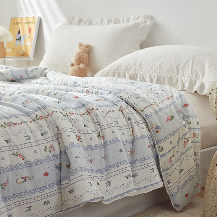 91家纺网 家纺一手货源 找家纺 怡家居 2024新款A类云柔针织棉夏被 绅士兔