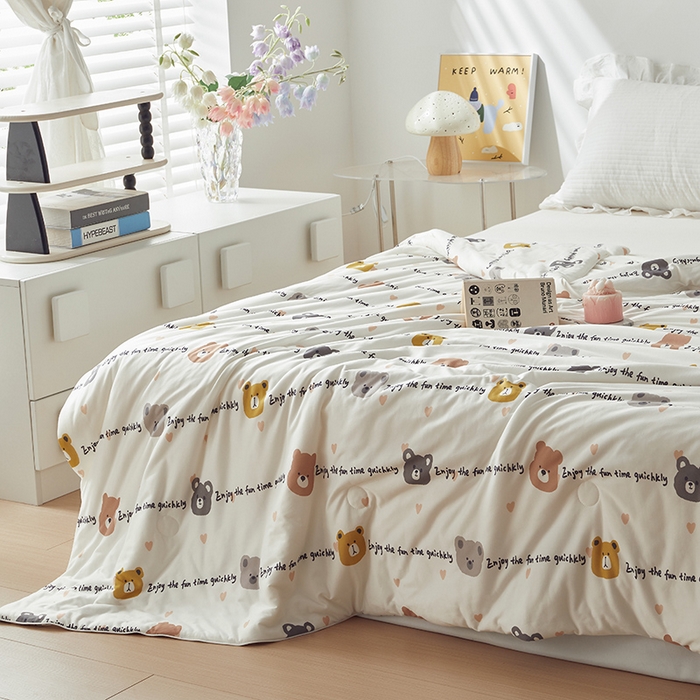 91家纺网 家纺一手货源 找家纺 怡家居 2024新款A类云柔针织棉夏被 快乐熊仔