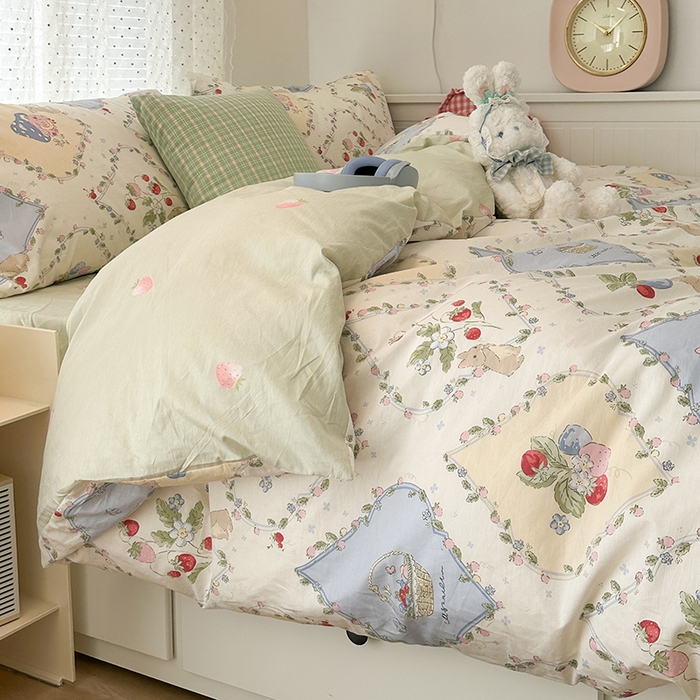 91家纺网 家纺一手货源 找家纺 昔可 新款多巴胺卡通简约风可爱亲肤四件套 菱格莓莓兔