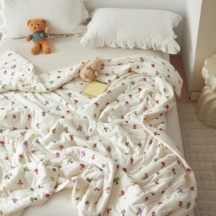 91家纺网 家纺一手货源 找家纺 怡家居 2024新款A类云柔针织棉夏被 小蘑菇