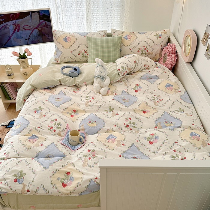 91家纺网 家纺一手货源 找家纺 昔可 新款多巴胺卡通简约风可爱亲肤四件套 菱格莓莓兔