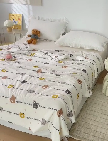 91家纺网 家纺一手货源 找家纺 怡家居 2024新款A类云柔针织棉夏被 快乐熊仔