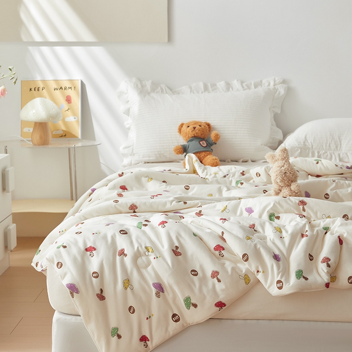 91家纺网 家纺一手货源 找家纺 怡家居 2024新款A类云柔针织棉夏被 小蘑菇