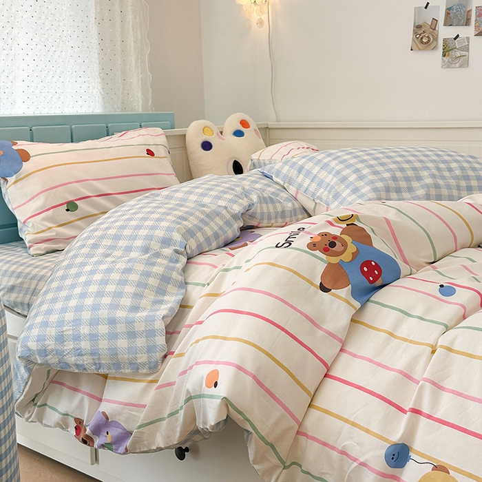 91家纺网 家纺一手货源 找家纺 昔可 新款多巴胺卡通简约风可爱亲肤四件套 彩条憨憨熊