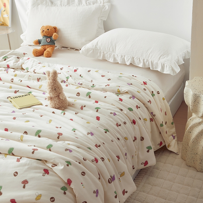 91家纺网 家纺一手货源 找家纺 怡家居 2024新款A类云柔针织棉夏被 小蘑菇