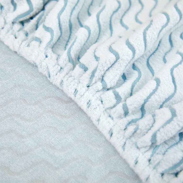 91家纺网 家纺一手货源 找家纺 千彤 2024新款常规款-阳离子拉花绒水波纹系列沙发笠沙发套罩弹力全包 浅蓝