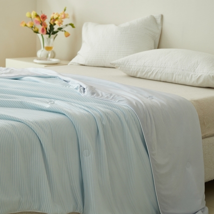 91家纺网 家纺一手货源 找家纺 佑先生 2024新款条纹印花凉感被 条纹-天空蓝