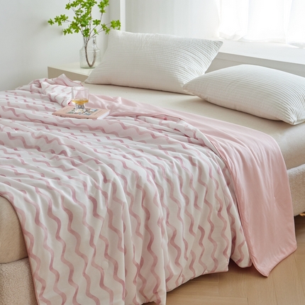 91家纺网 家纺一手货源 找家纺 佑先生 204新款波浪印花凉感被夏被 波浪-粉