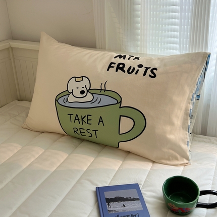 91家纺网 家纺一手货源 找家纺 桃喜 2024新款全棉印花卡通混搭系列四件套-单枕套 瑜伽熊