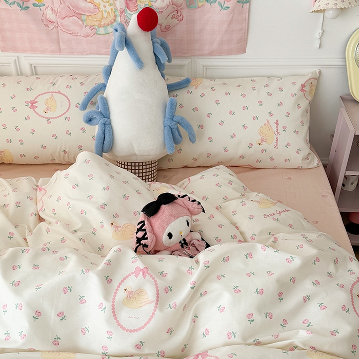 91家纺网 家纺一手货源 找家纺 昔可 新款春日氛围感小清新亲肤四件套 天鹅玫瑰