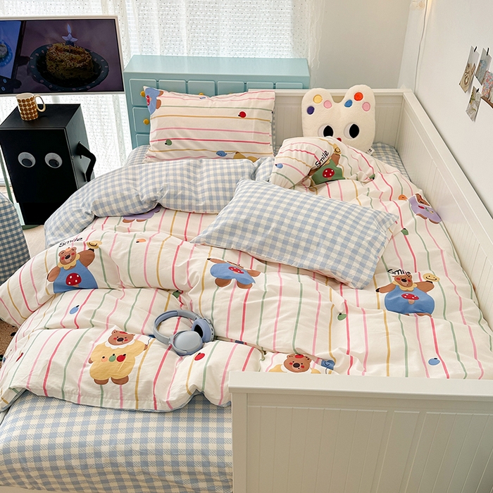 91家纺网 家纺一手货源 找家纺 昔可 新款多巴胺卡通简约风可爱亲肤四件套 彩条憨憨熊