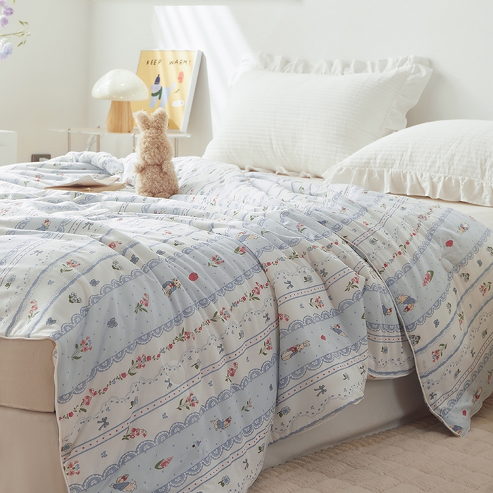 91家纺网 家纺一手货源 找家纺 怡家居 2024新款A类云柔针织棉夏被 绅士兔