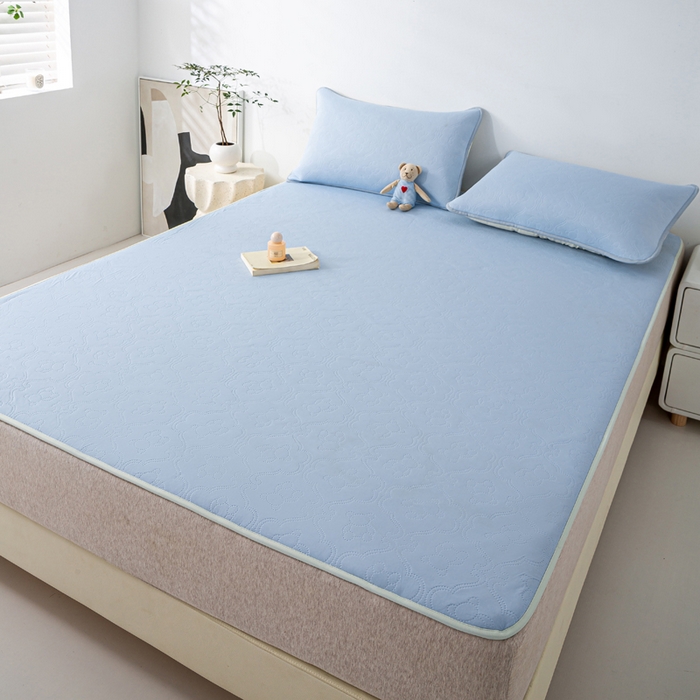 91家纺网 家纺一手货源 找家纺 卡琪曼 新款冷酷熊瓜瓜冰皮空气层冰皮席 冰皮提花天空蓝