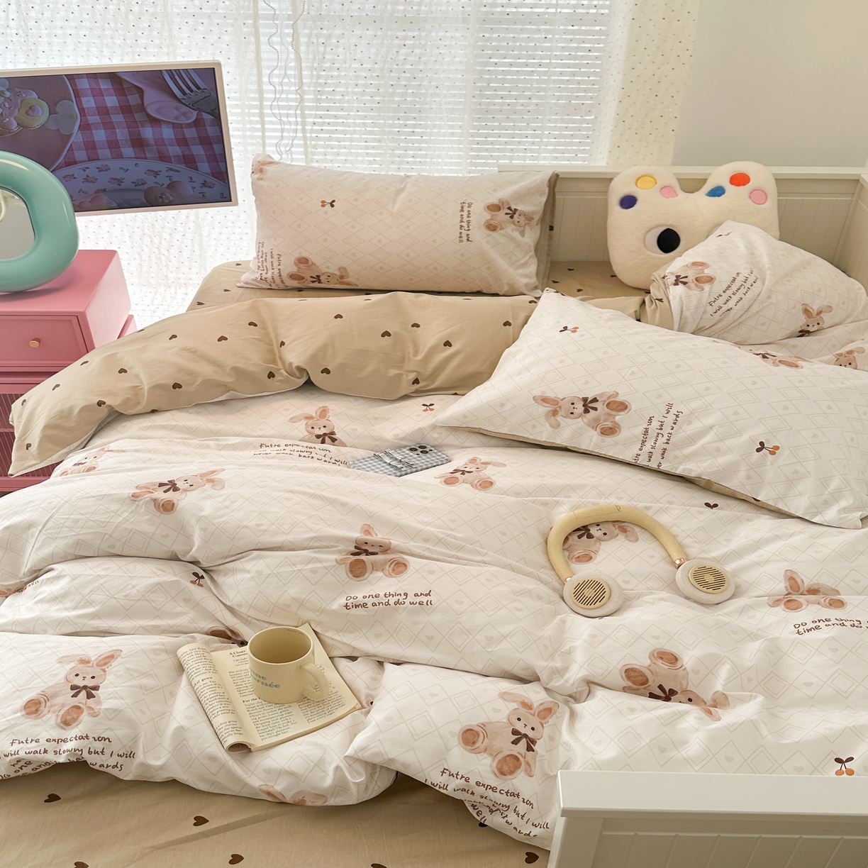 91家纺网 家纺一手货源 找家纺 昔可 新款多巴胺卡通简约风可爱亲肤四件套 萌萌棕兔