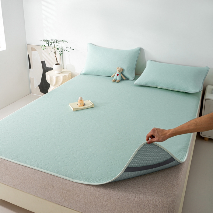 91家纺网 家纺一手货源 找家纺 卡琪曼 新款冷酷熊瓜瓜冰皮空气层冰皮席 冰皮提花奶昔绿