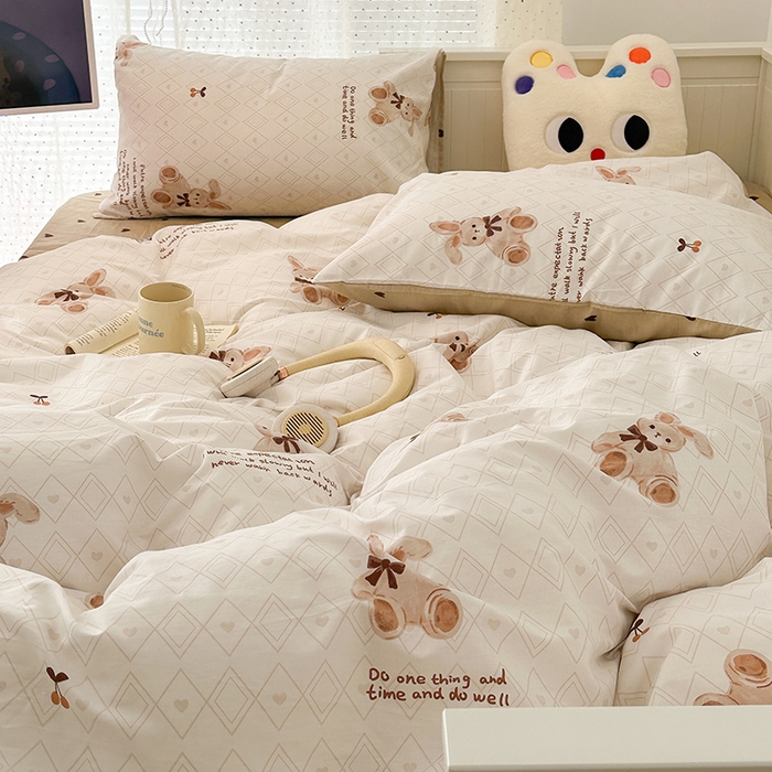 91家纺网 家纺一手货源 找家纺 昔可 新款多巴胺卡通简约风可爱亲肤四件套 萌萌棕兔