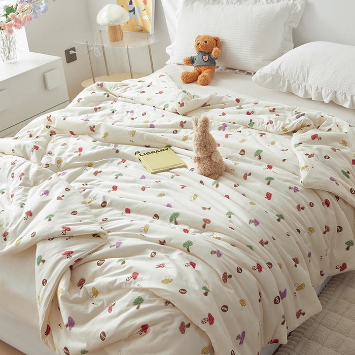 91家纺网 家纺一手货源 找家纺 怡家居 2024新款A类云柔针织棉夏被 小蘑菇