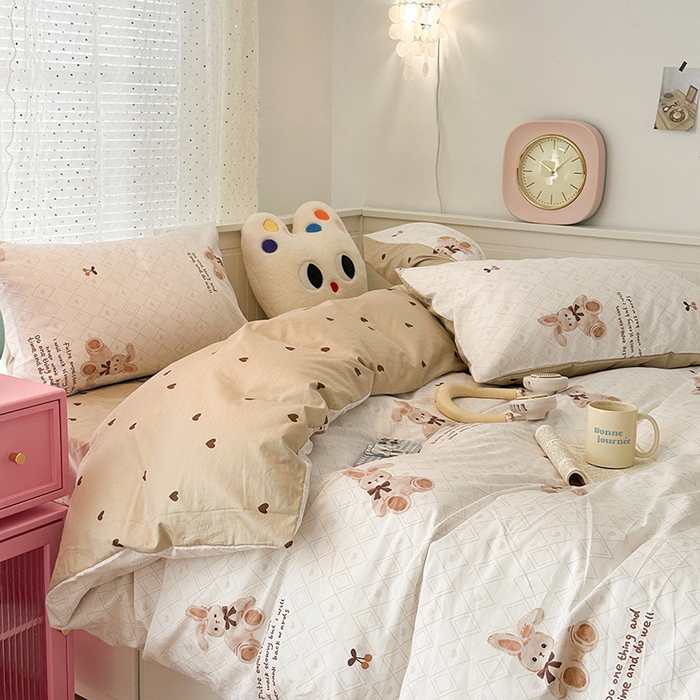 91家纺网 家纺一手货源 找家纺 昔可 新款多巴胺卡通简约风可爱亲肤四件套 萌萌棕兔