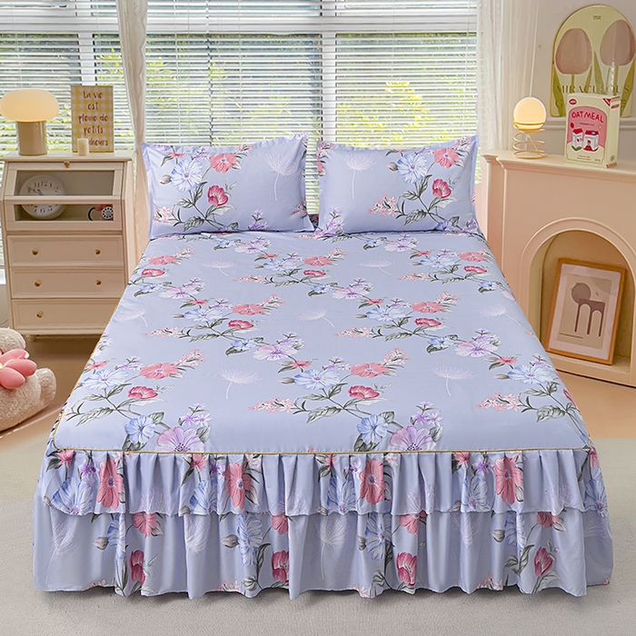 91家纺网 家纺一手货源 找家纺 小雨家纺 2026新款芦荟棉床裙三件套 如花似锦-浅灰