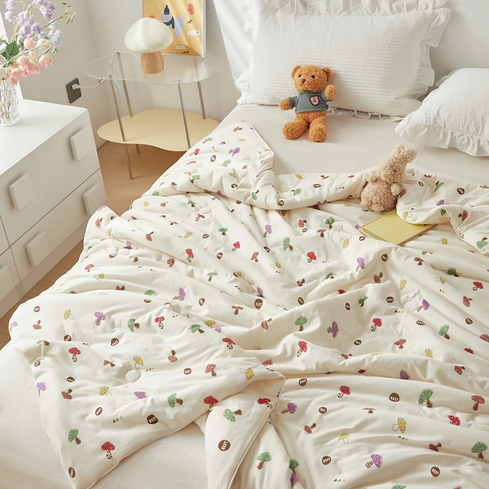 91家纺网 家纺一手货源 找家纺 怡家居 2024新款A类云柔针织棉夏被 小蘑菇