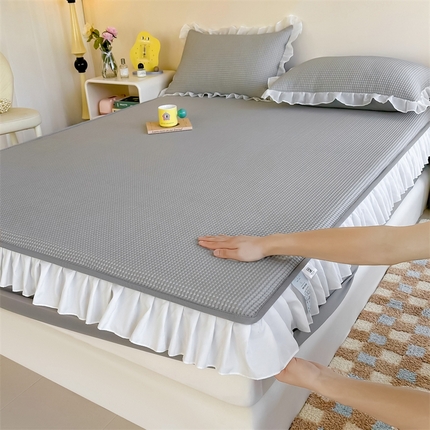 91家纺网 家纺一手货源 找家纺 （总）屹成家纺 2024新款PE高分子凉豆豆冰丝凉席床笠款