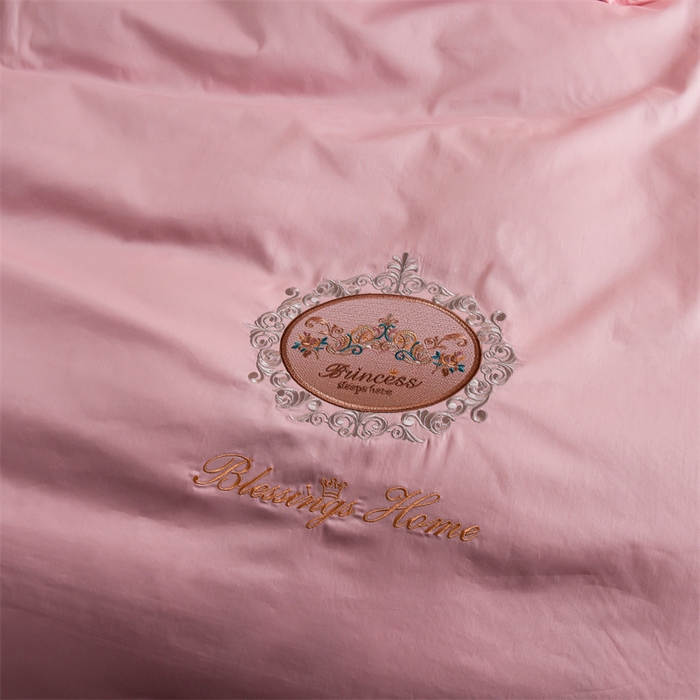 91家纺网 家纺一手货源 找家纺 瑞驰家纺 2024新款长绒棉爱丽丝公主四件套系列  精美法式轻奢风四件套系列 爱丽丝公主-粉色