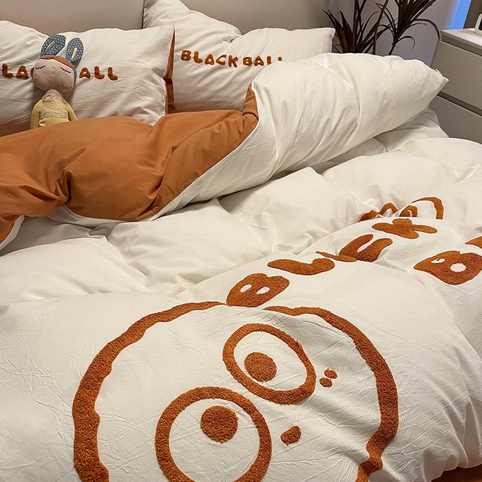 91家纺网 家纺一手货源 找家纺 眠帛家居 2024新款水洗棉毛巾绣四件套-煤球系列 焦糖