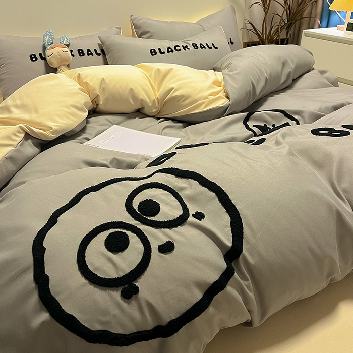 91家纺网 家纺一手货源 找家纺 眠帛家居 2024新款水洗棉毛巾绣四件套-煤球系列 浅灰-奶黄