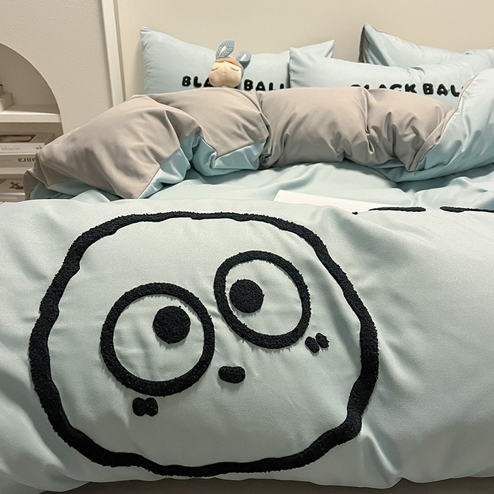 91家纺网 家纺一手货源 找家纺 眠帛家居 2024新款水洗棉毛巾绣四件套-煤球系列 繁星蓝-灰