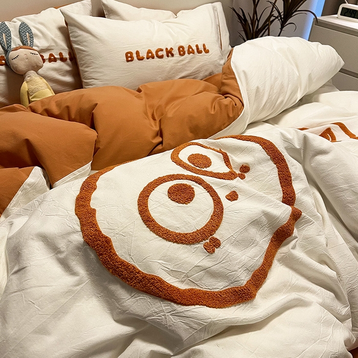 91家纺网 家纺一手货源 找家纺 眠帛家居 2024新款水洗棉毛巾绣四件套-煤球系列 焦糖